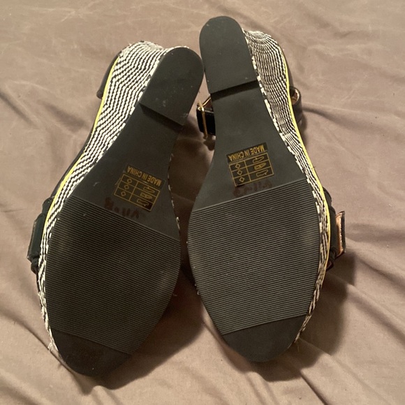 JustFab Kingston Black and White Chevron Raffia Ankle Strap Wedges - Picture 5 of 7